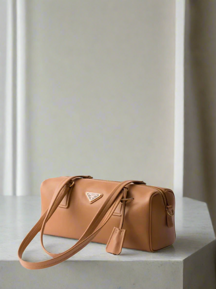 Triangle-logo shoulder bag | Prada | OTTODISANPIETRO