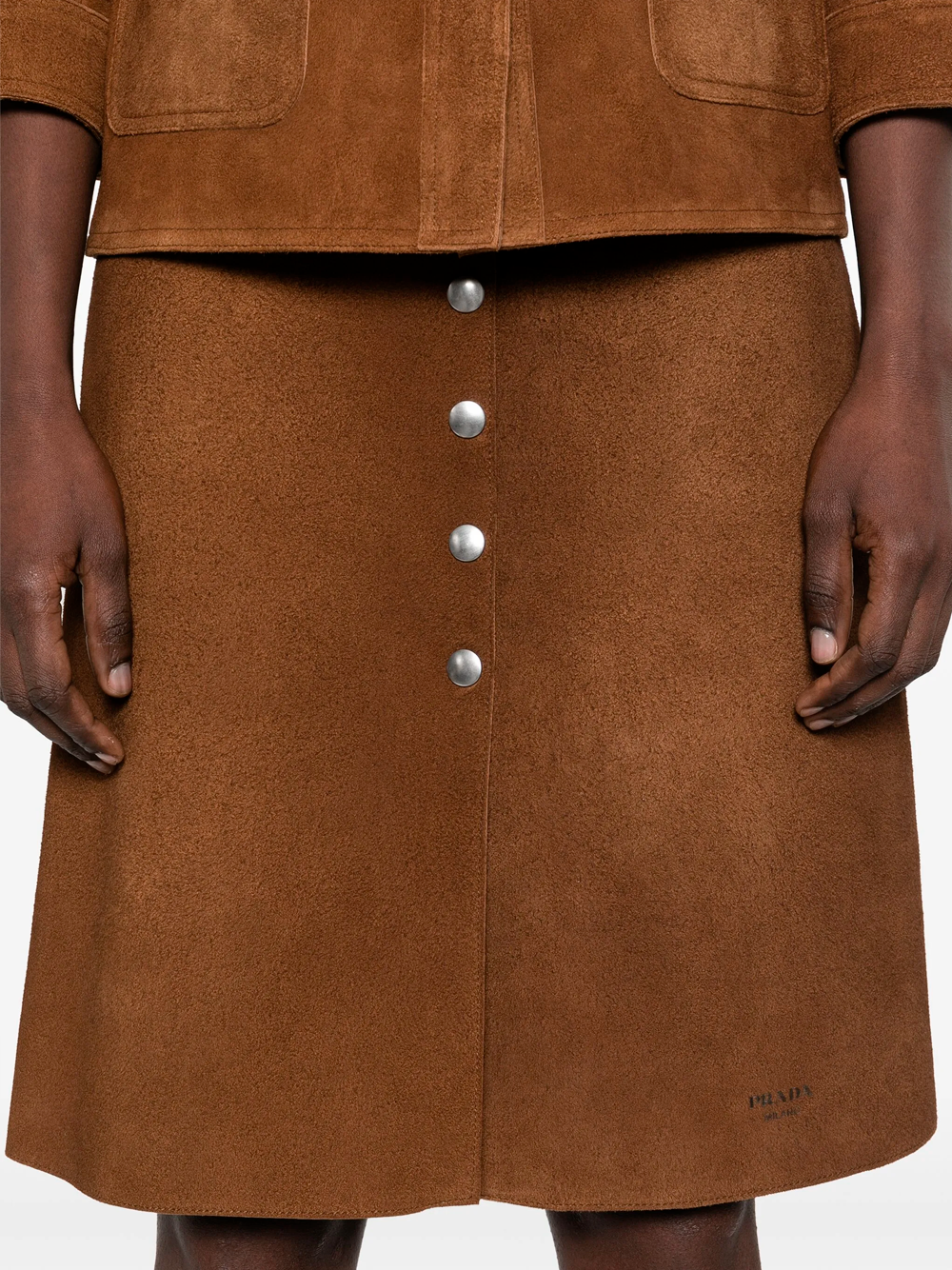 Falda midi con cinturón