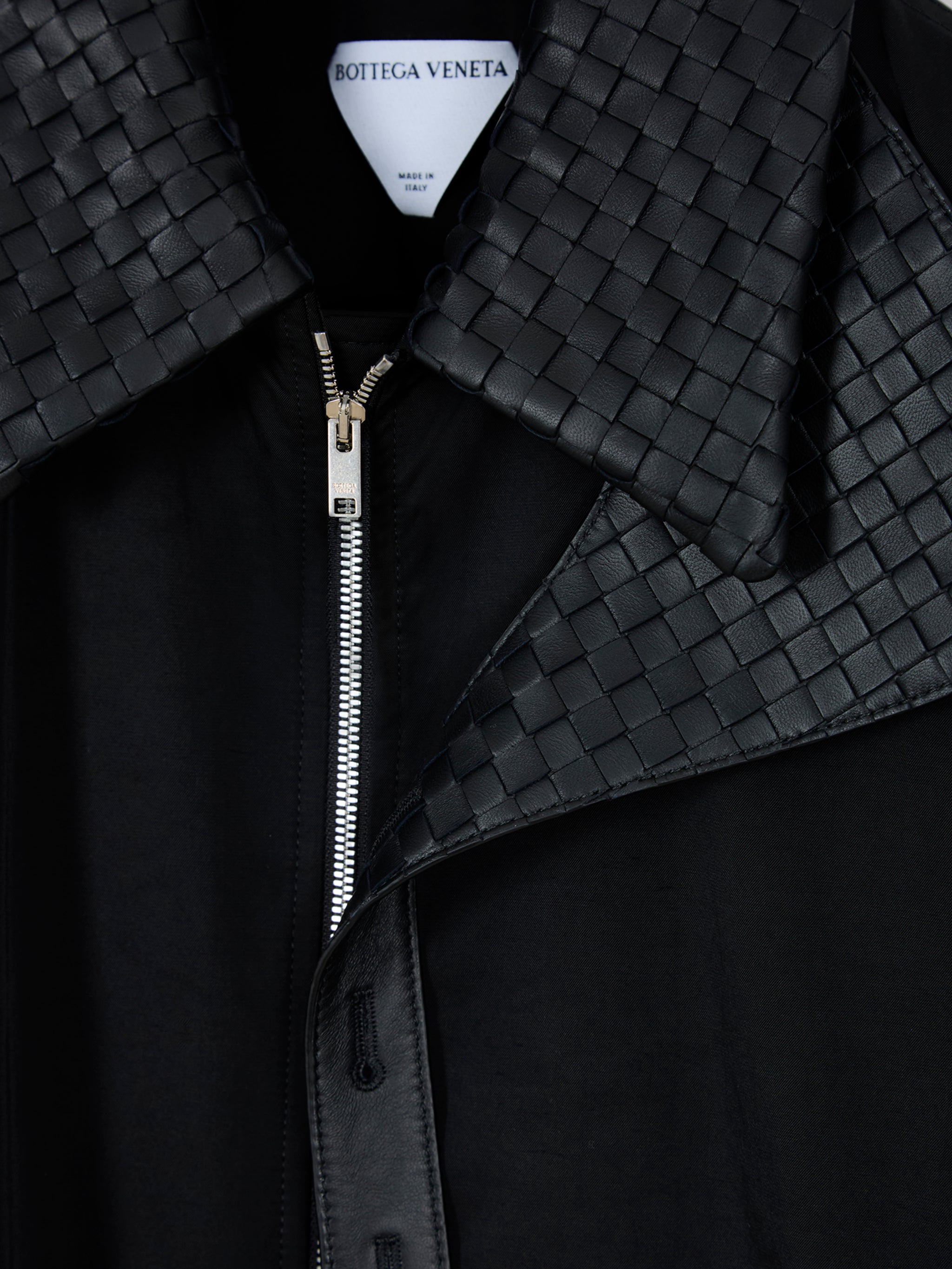 Chaqueta con cuello Intecciato