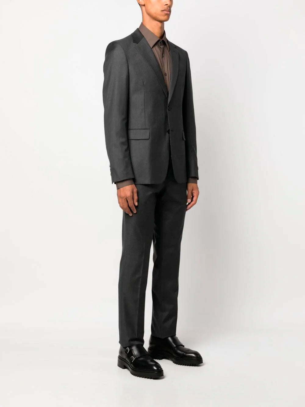 Traje de lana de botonadura simple