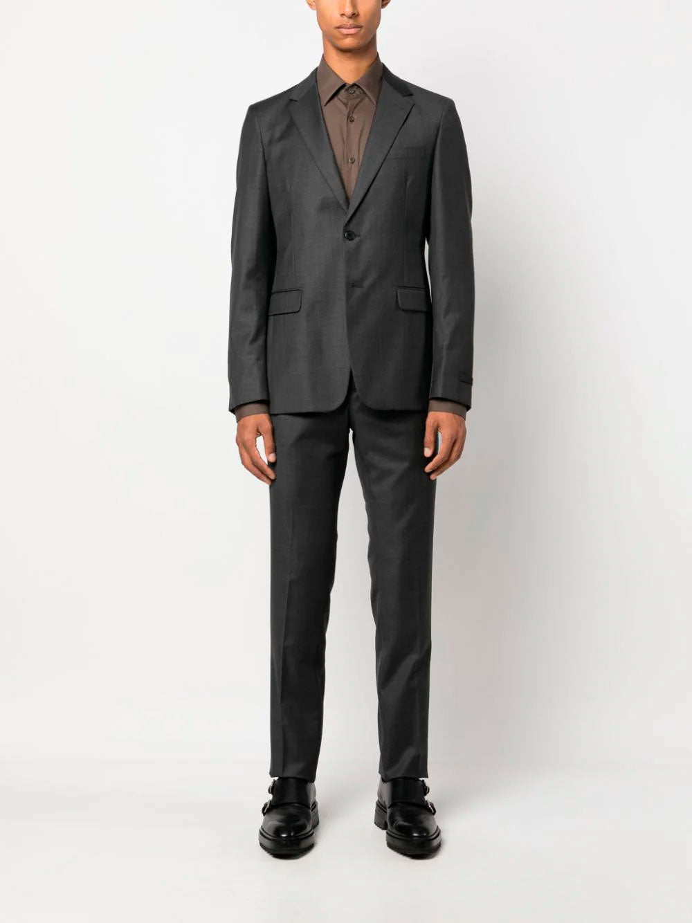 Traje de lana de botonadura simple