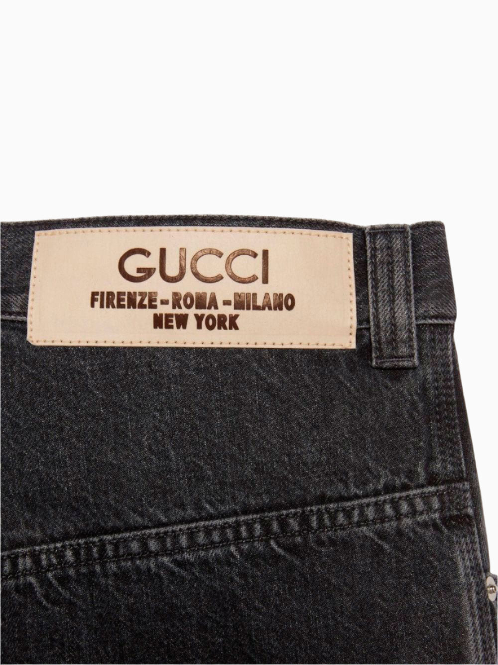 Loose-fit jeans with raw-cut hem