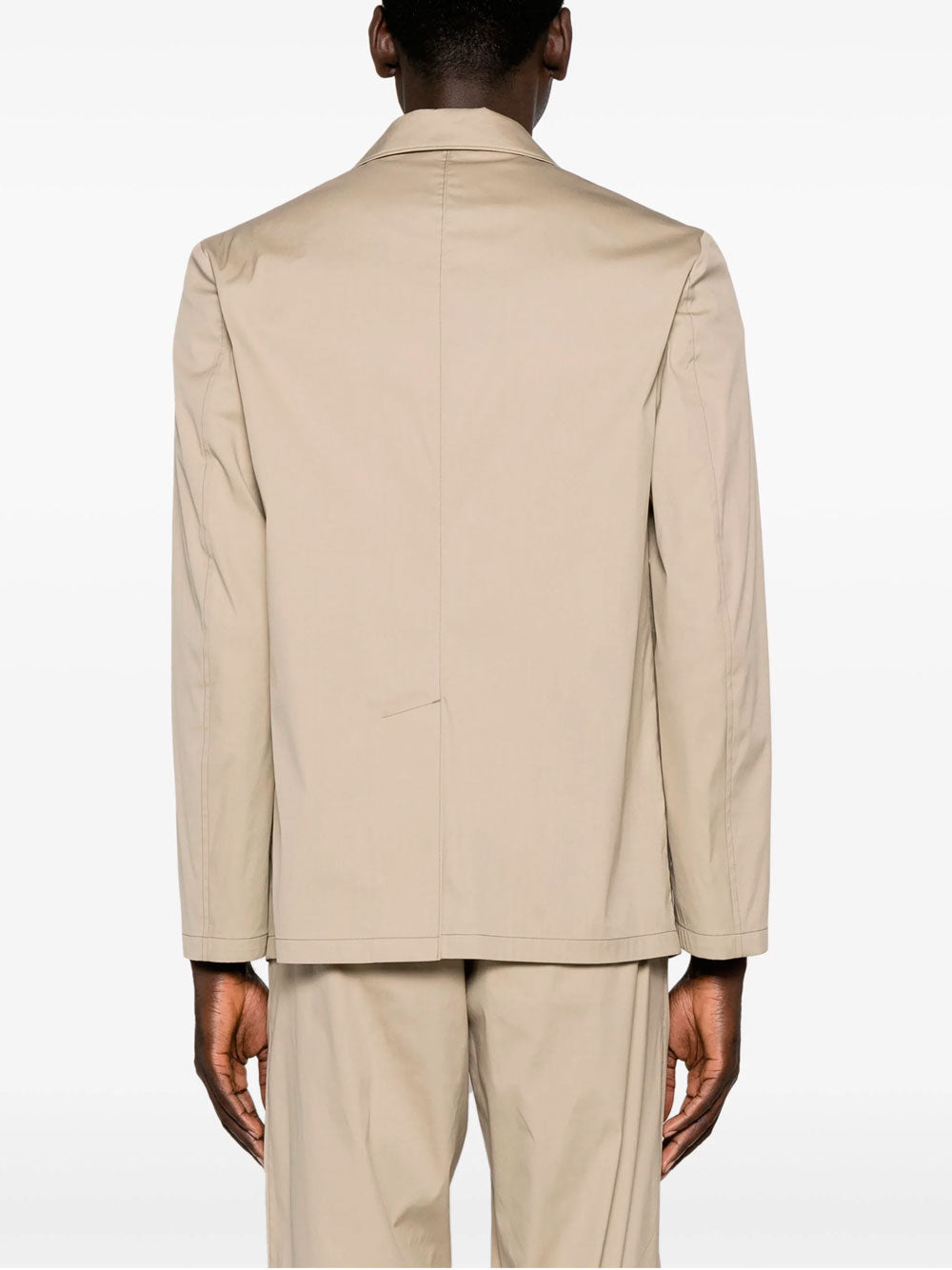 Chaqueta con parche triangular