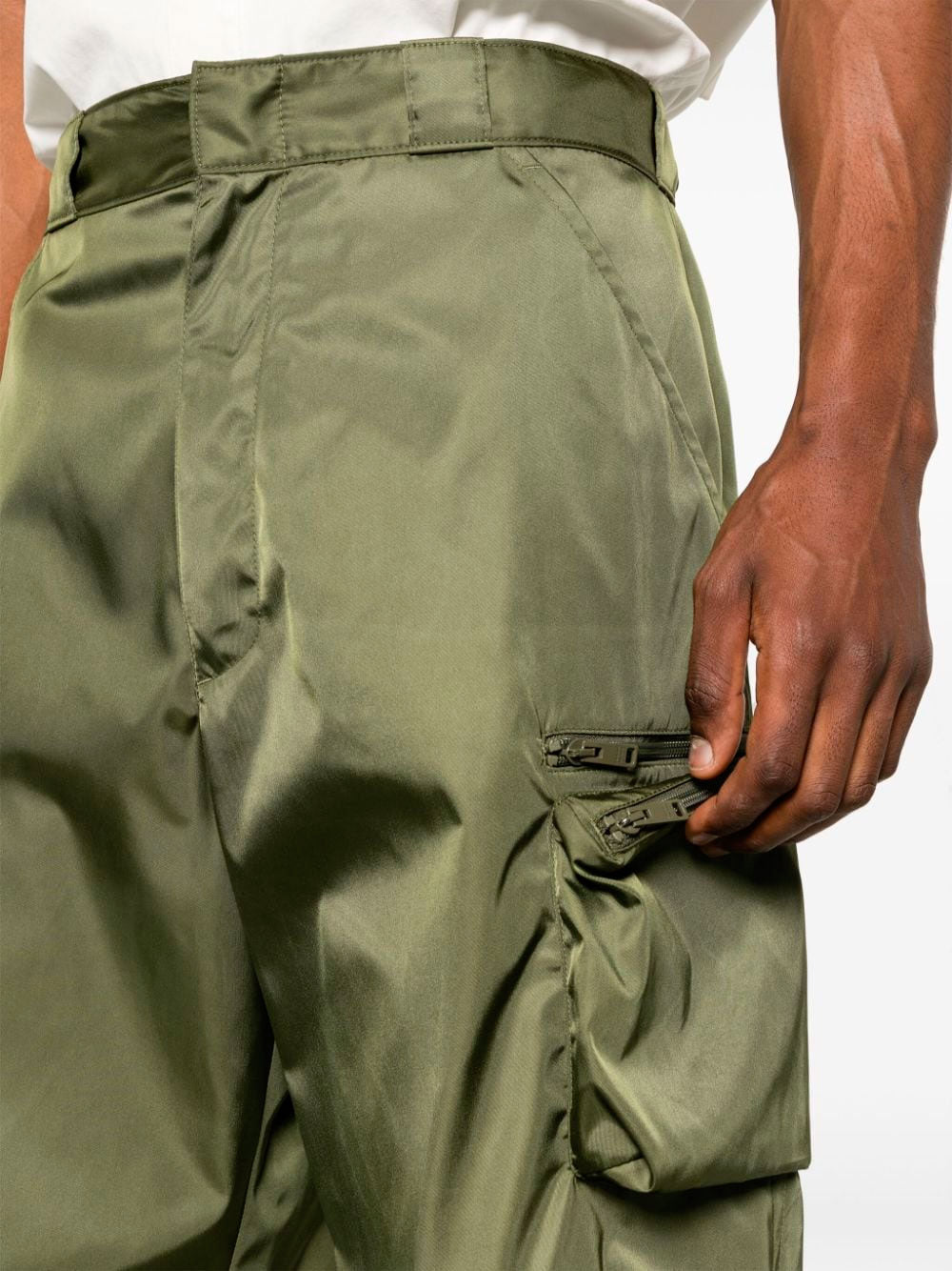 Wide-leg cargo trousers