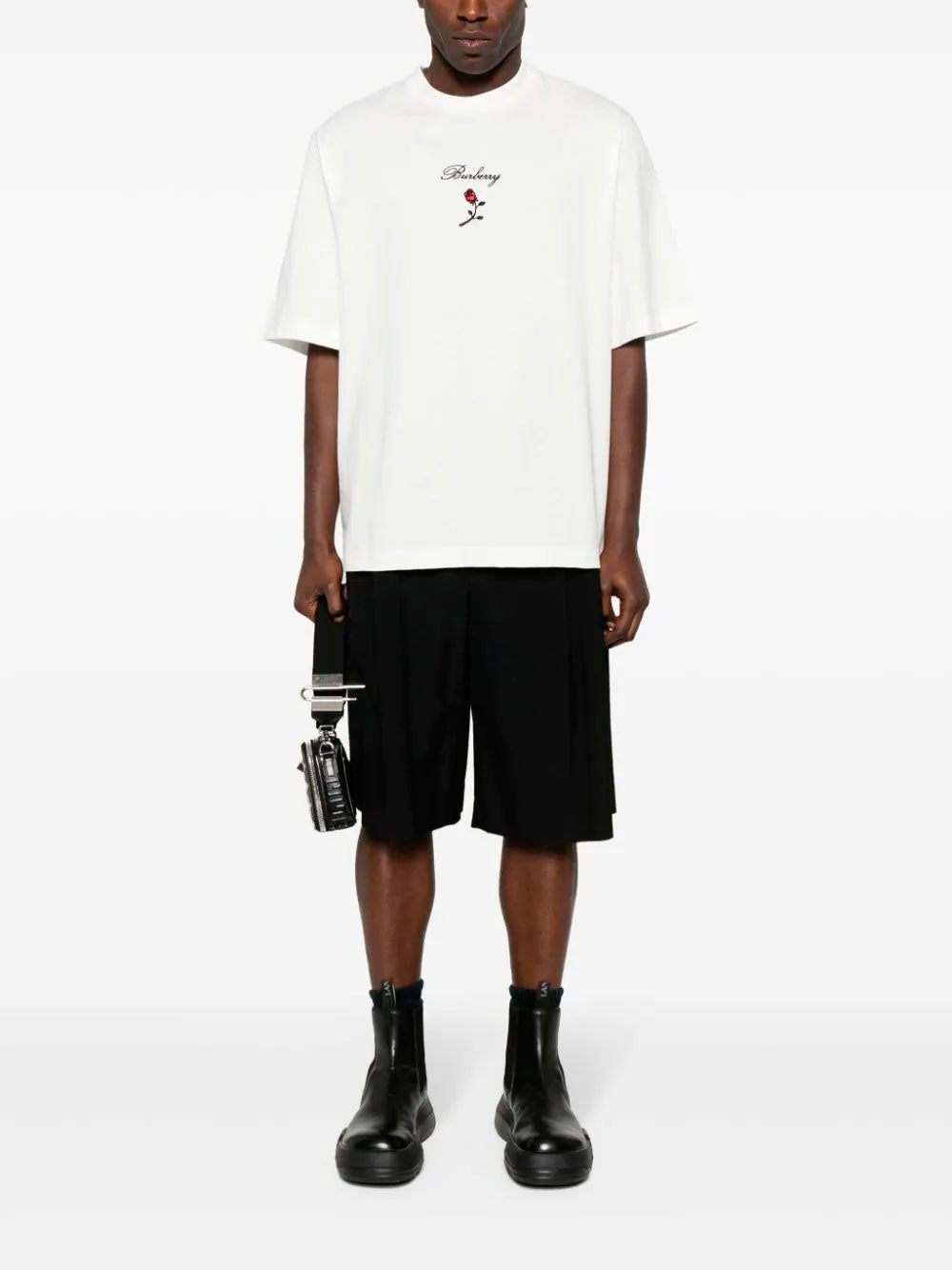 Camiseta con rosa flocada