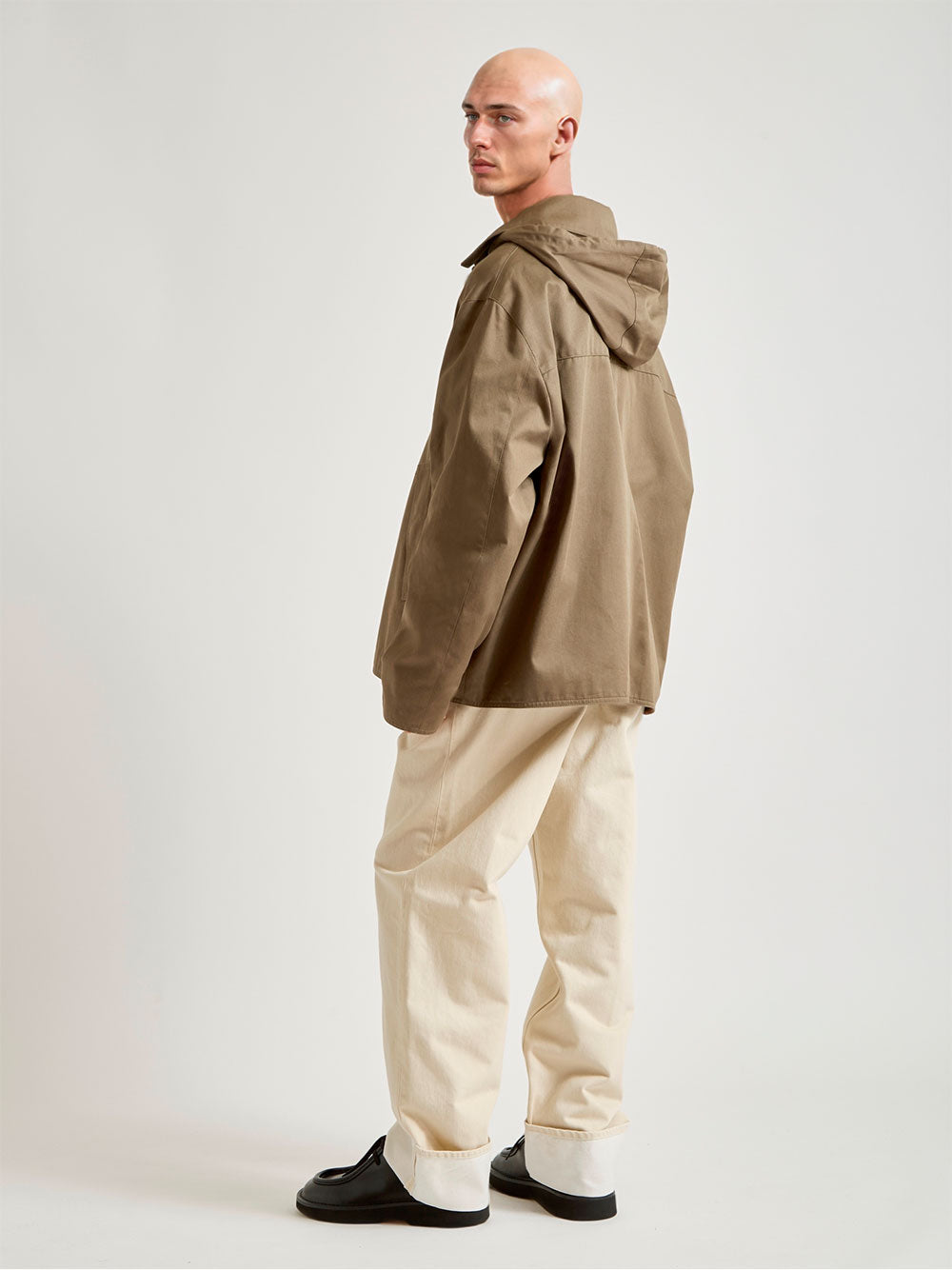 Chaqueta con capucha