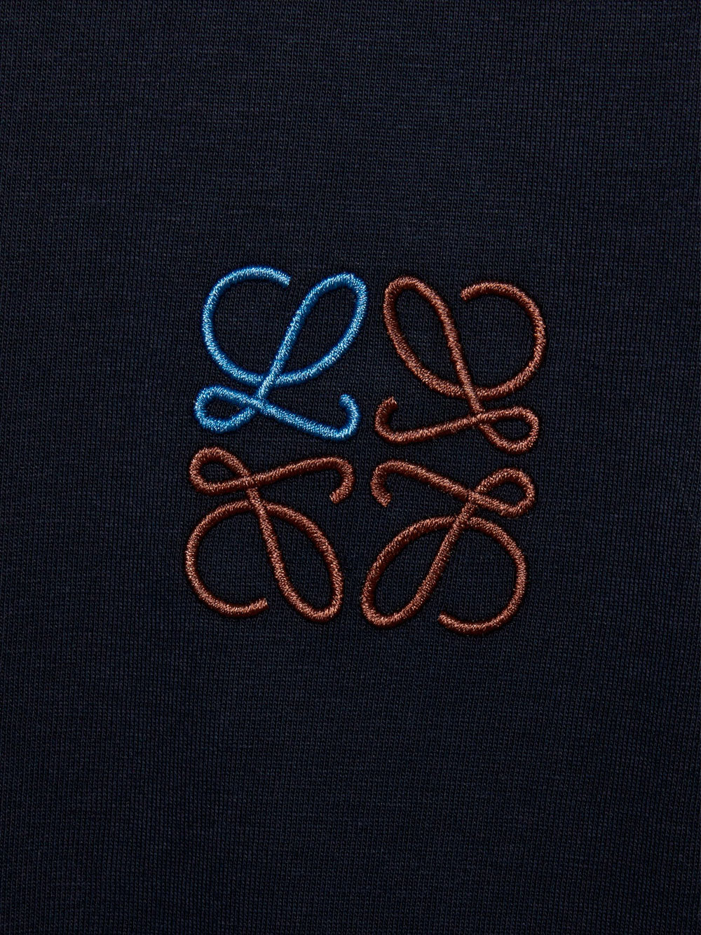 Camiseta con cuello de canalé