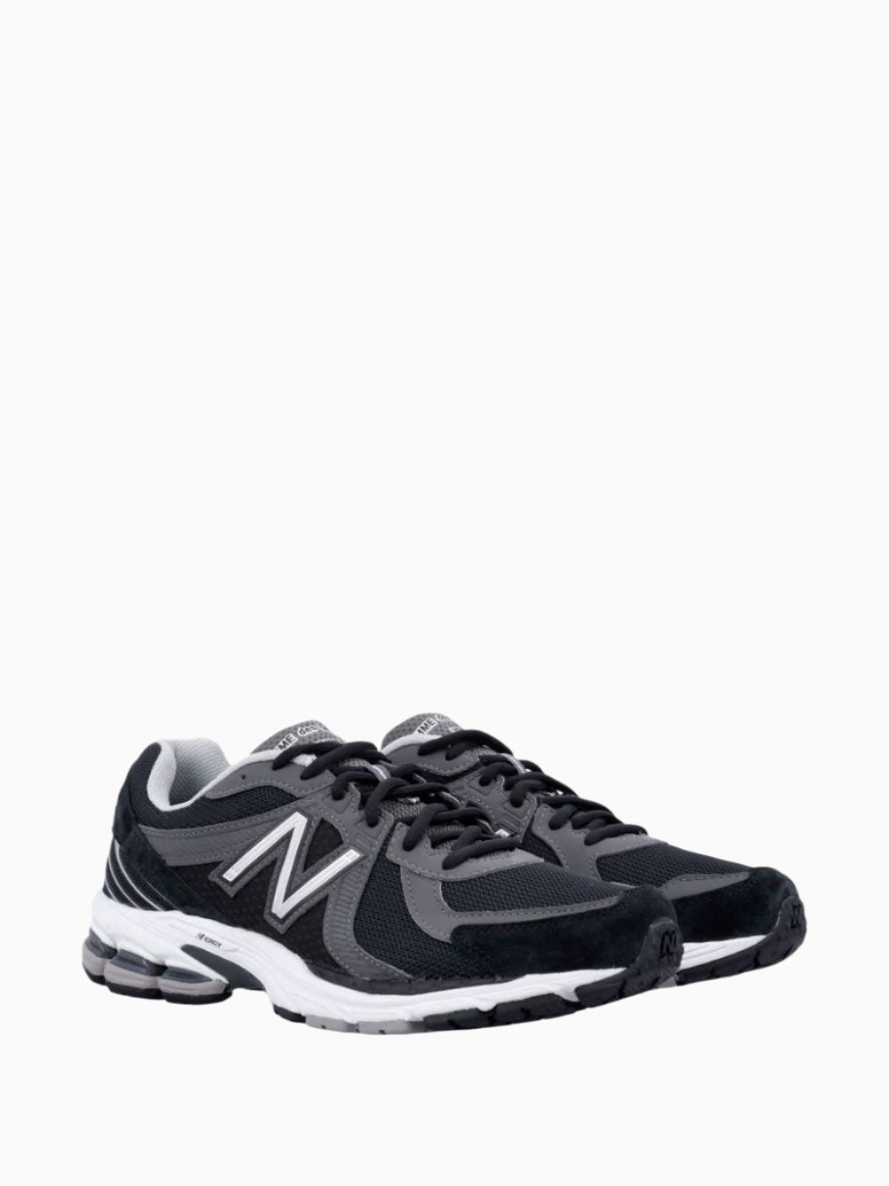 x New Balance 860v2 sneakers