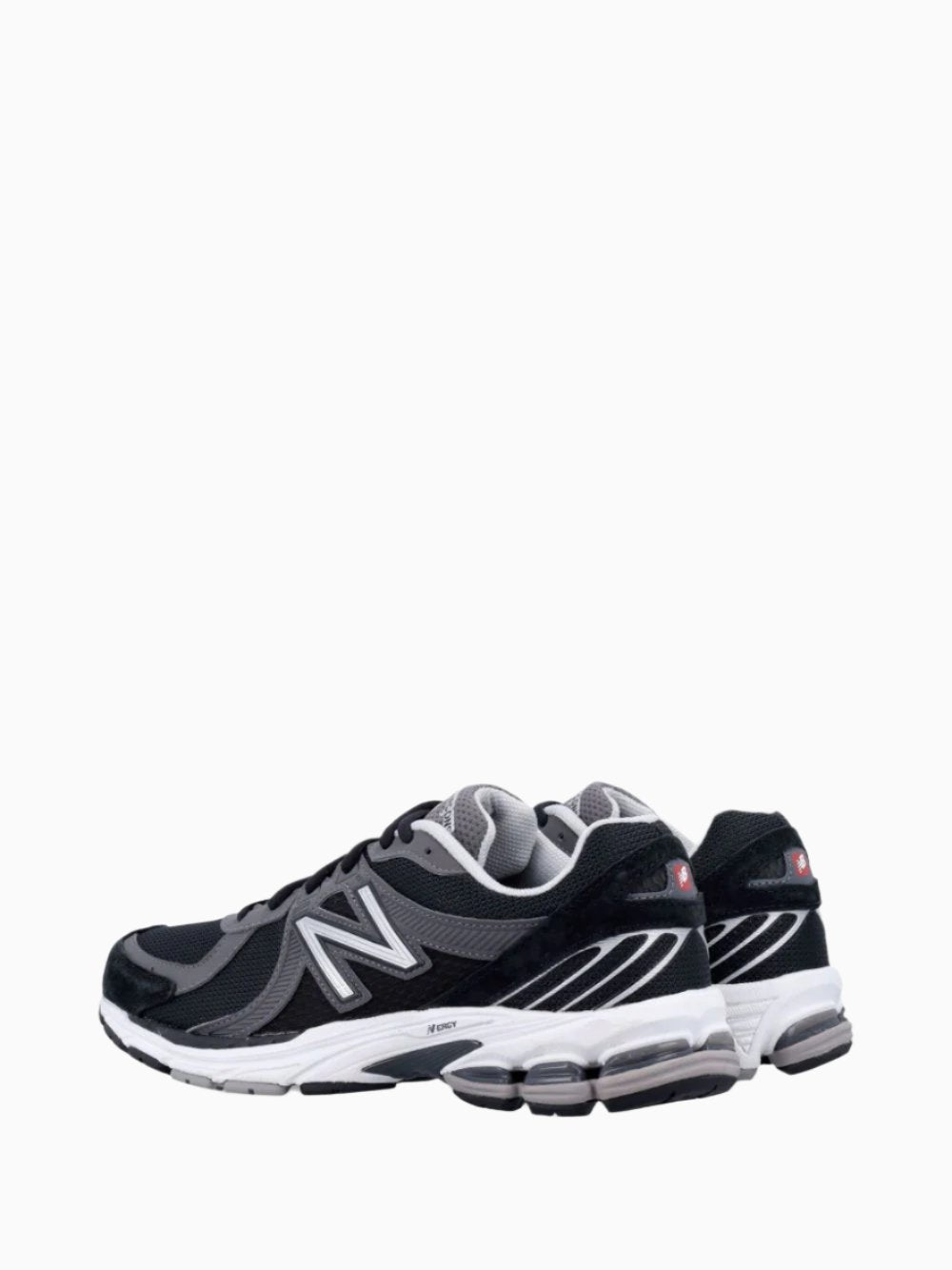 x New Balance 860v2 sneakers