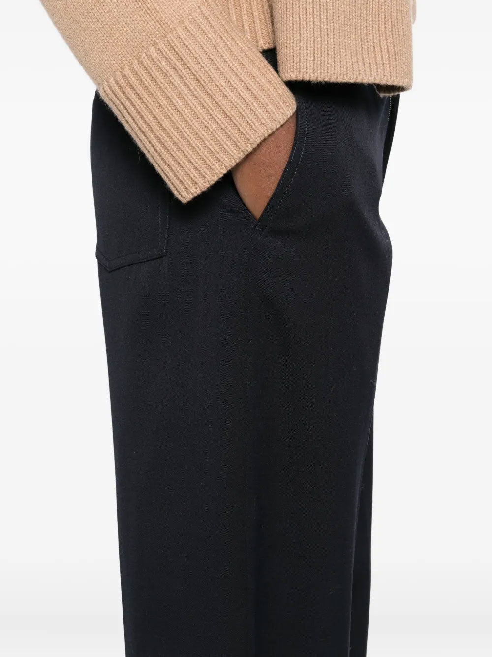 Straight-leg trousers