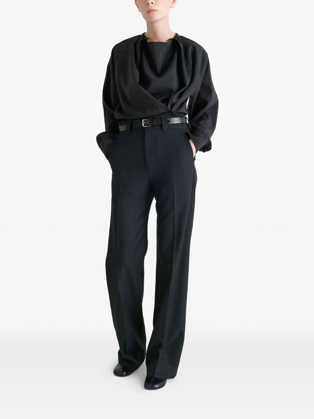 Pleated straight trousers