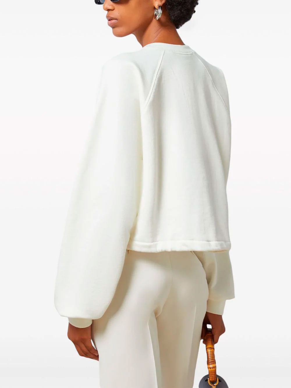 Sudadera con logo bordado