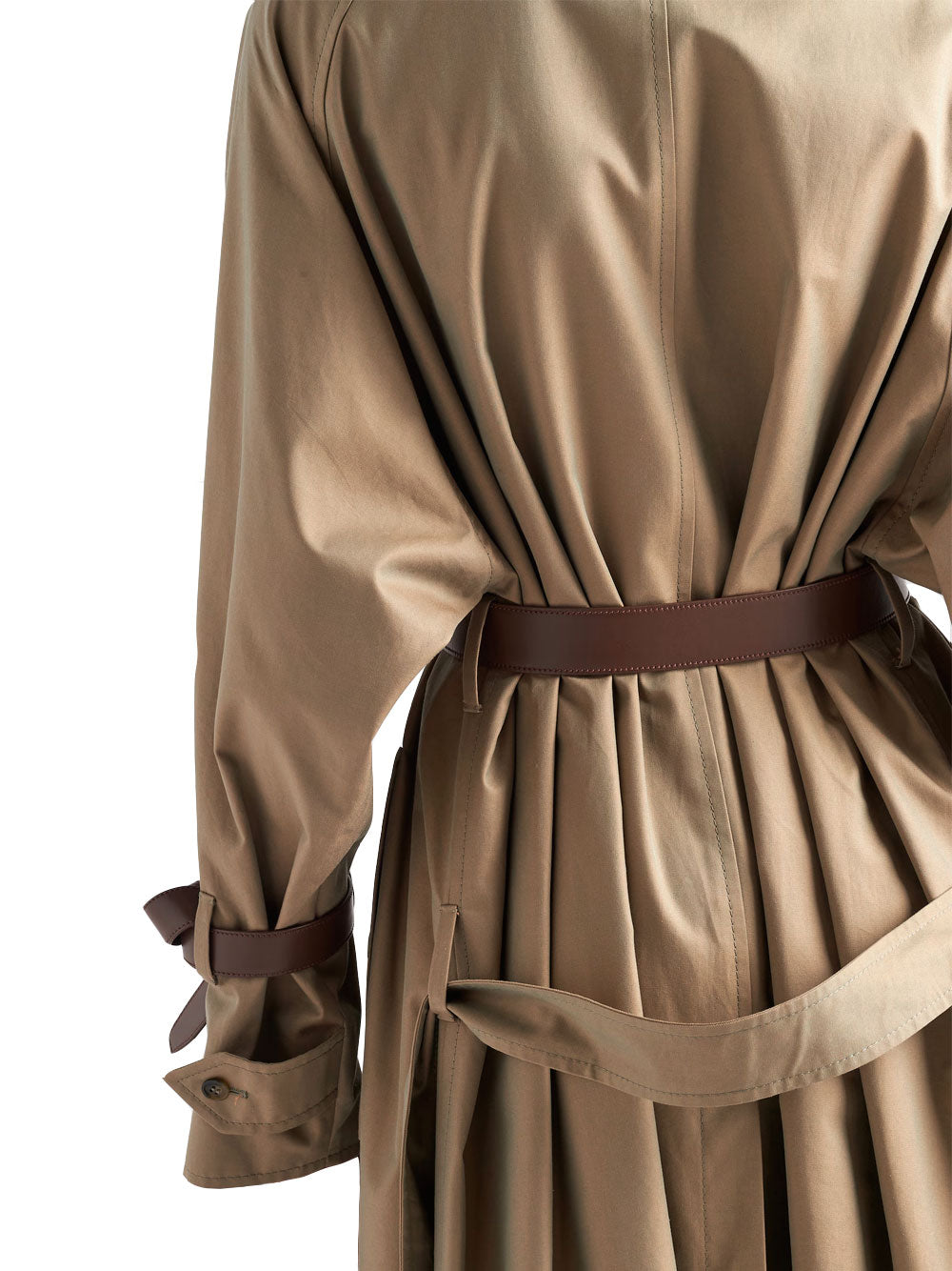 Gabardina con cinturón