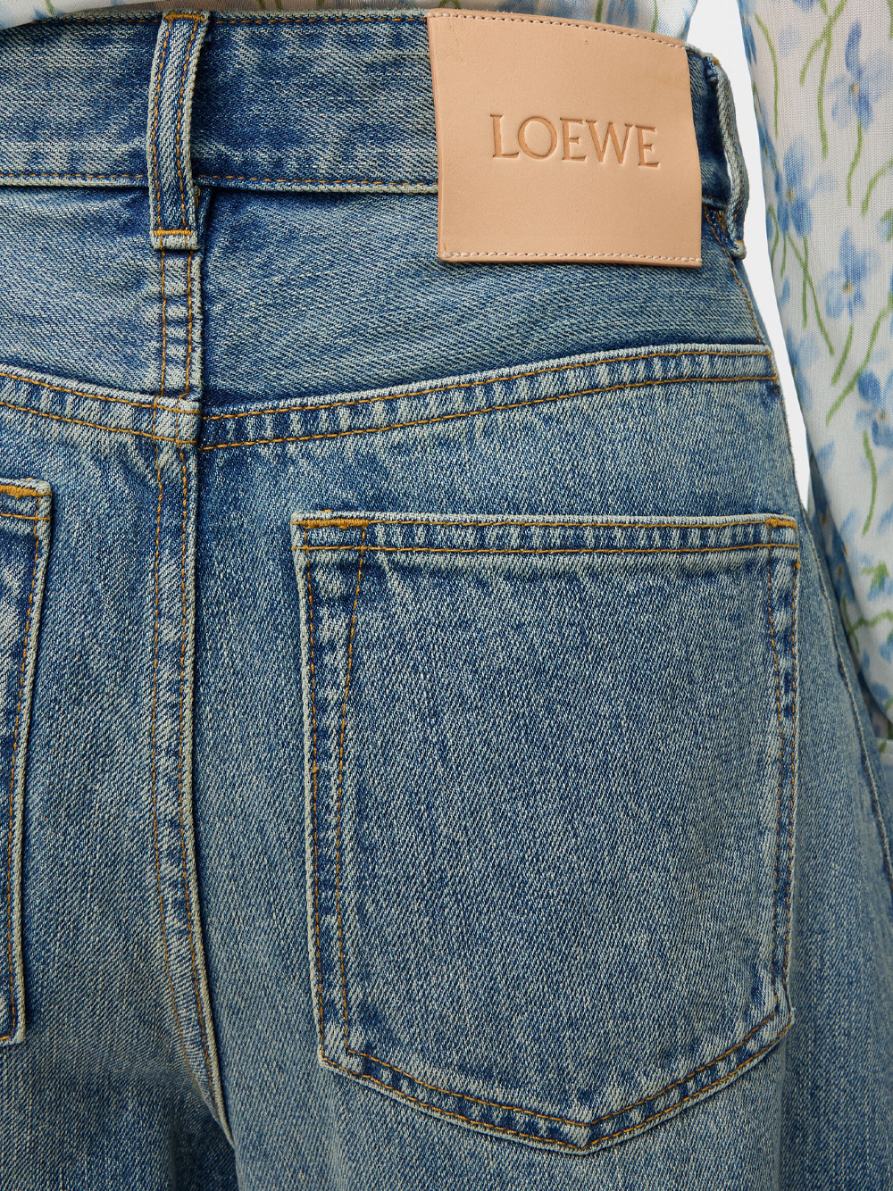 Anagram barrel jeans