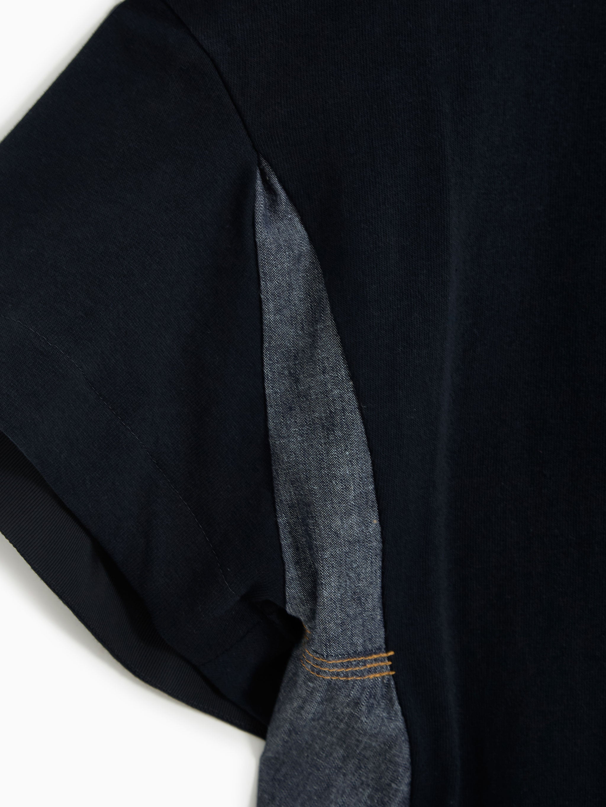 Camiseta en denim y jersey