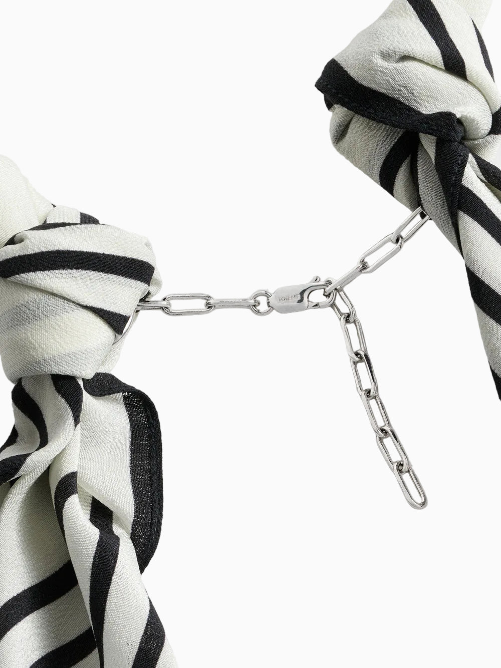 Collar de seda fina
