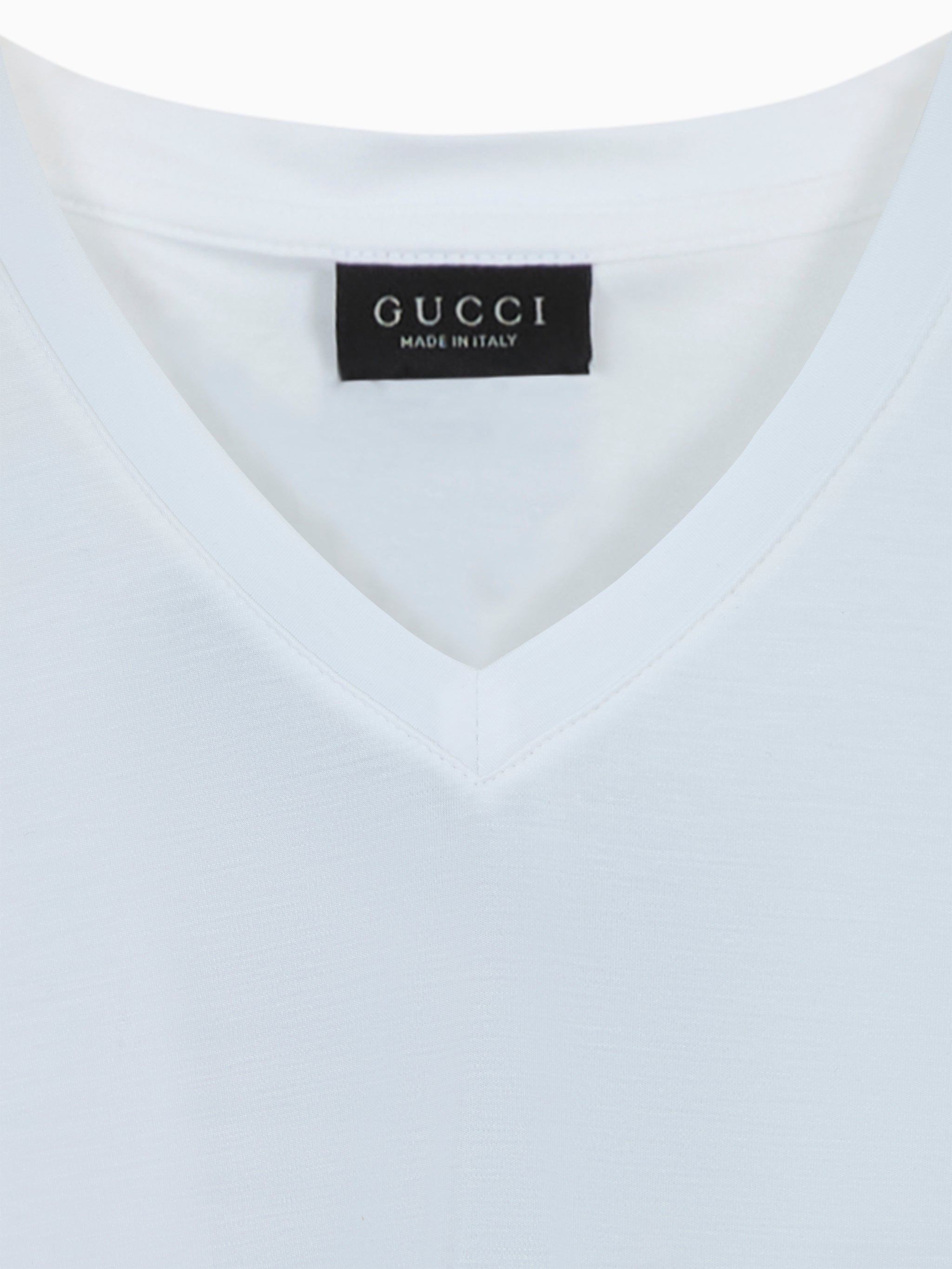 Camiseta cuello V