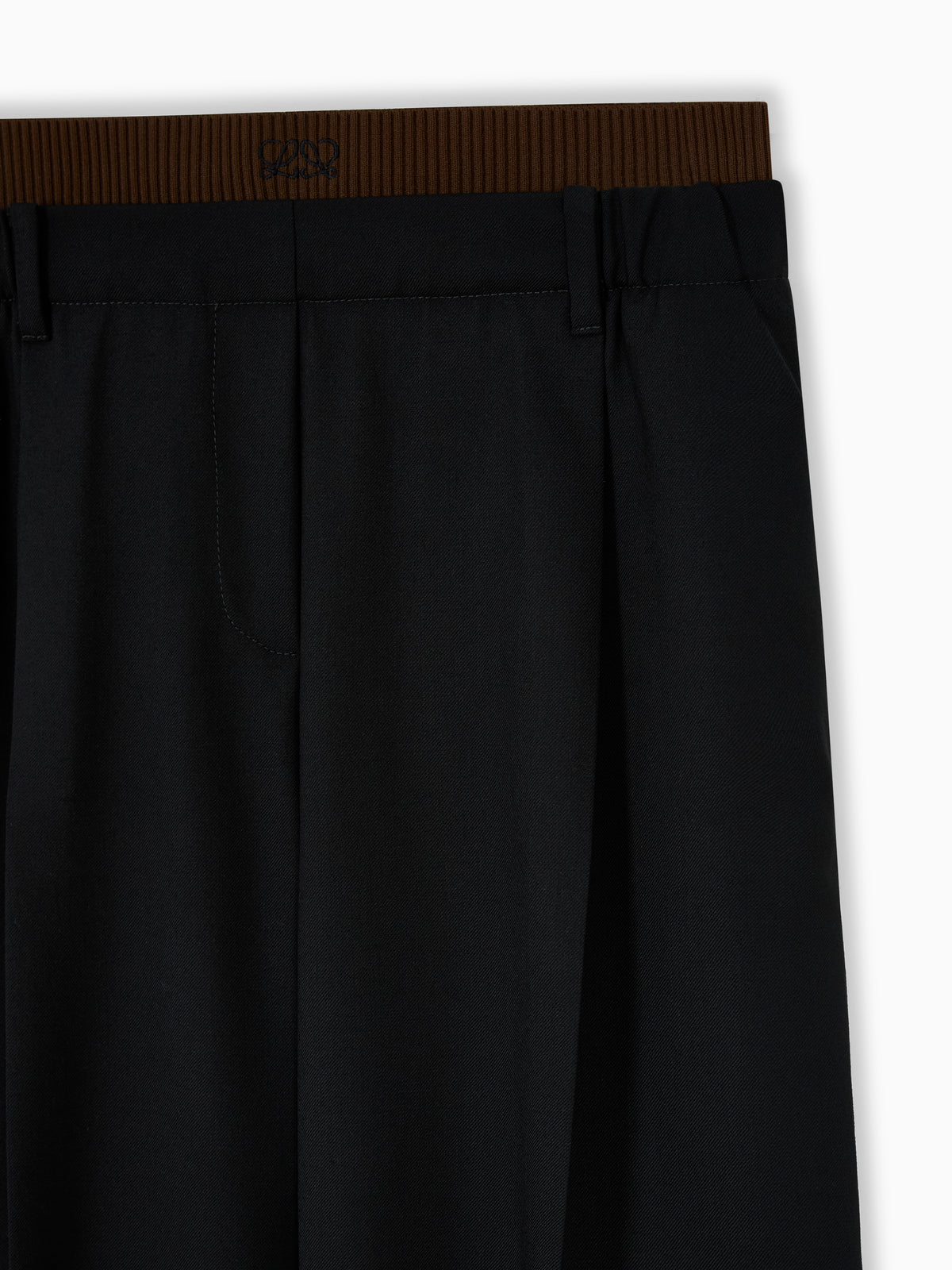 Wide-leg trousers