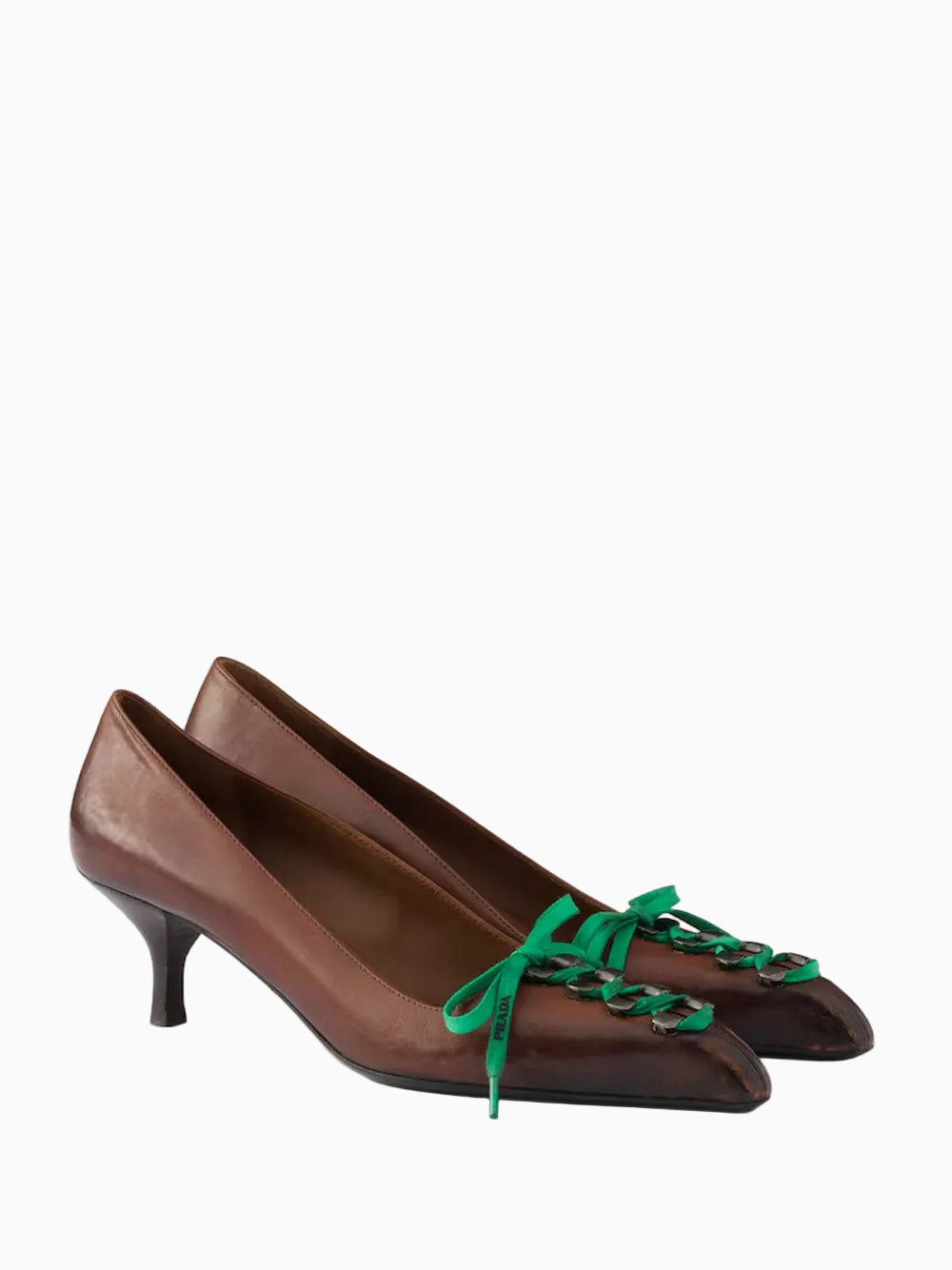 Zapatos con cordones