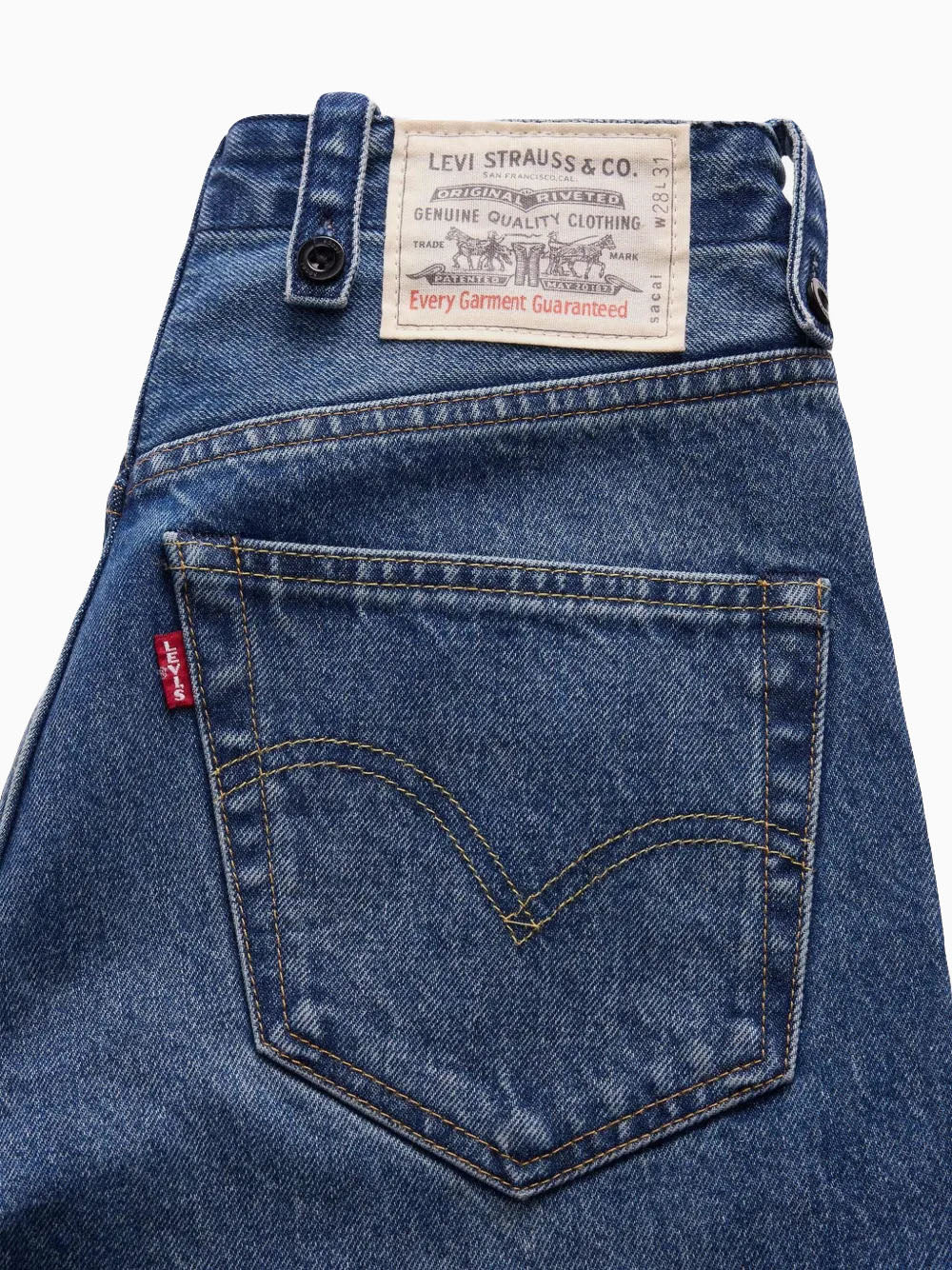 Belted jeans