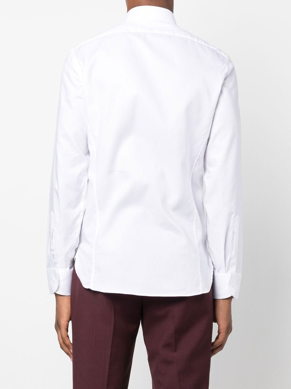 Camisa abotonada con bolsillo en el pecho