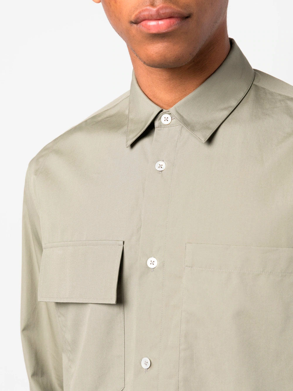 Camisa abotonada de manga larga