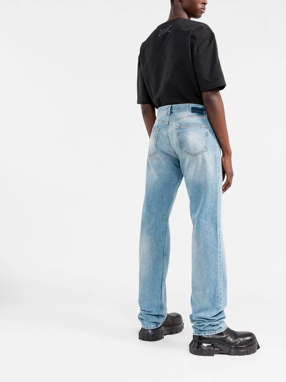 Camiseta con detalle de cuatro costuras