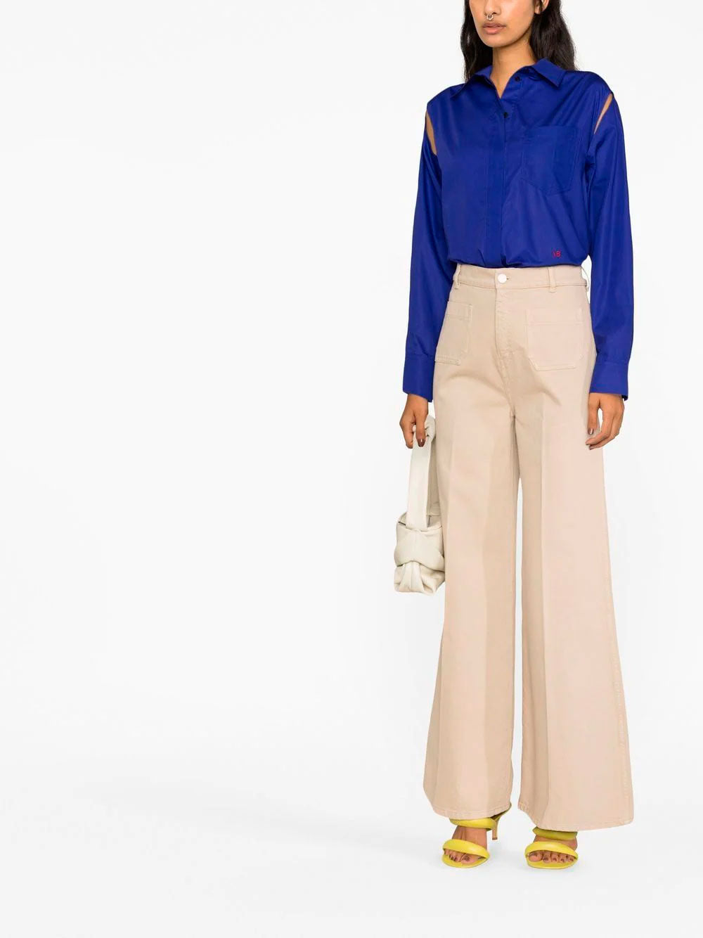 Camisa con hombros abiertos