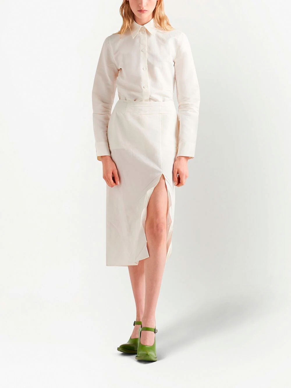 Camisa clásica abotonada