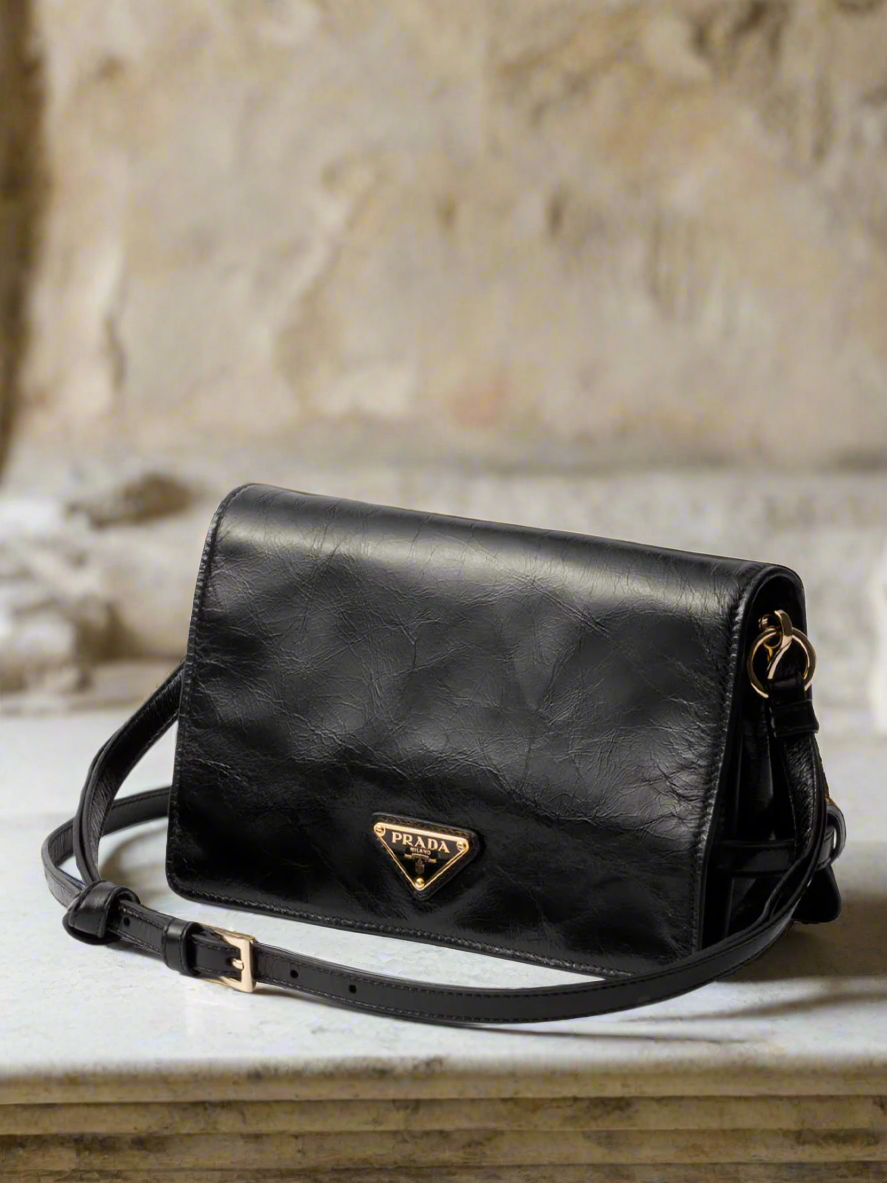 Leather shoulder bag