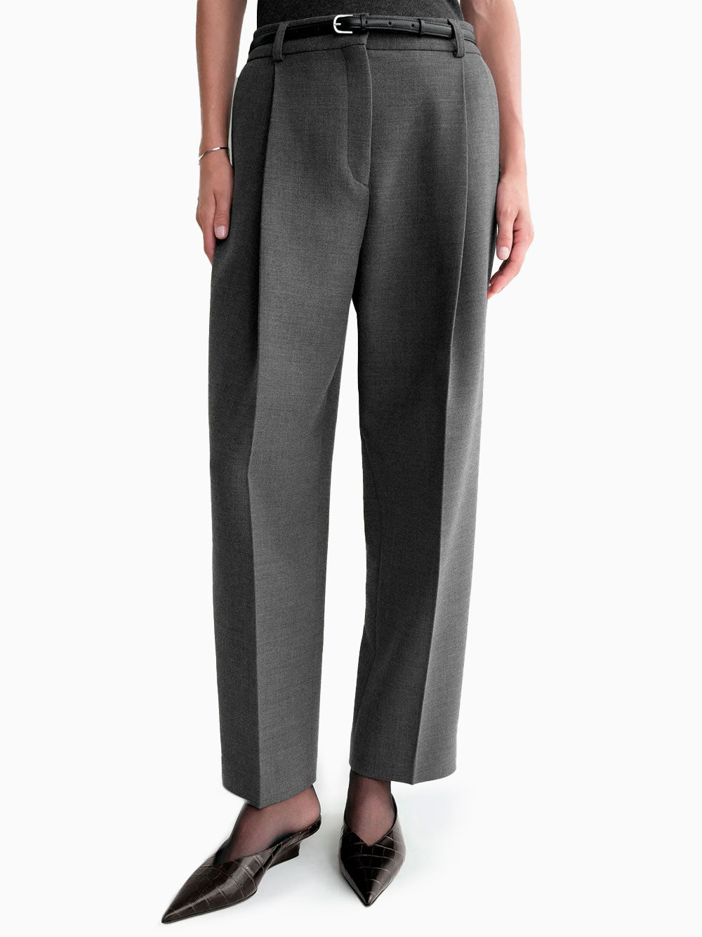 Pleated straight trousers