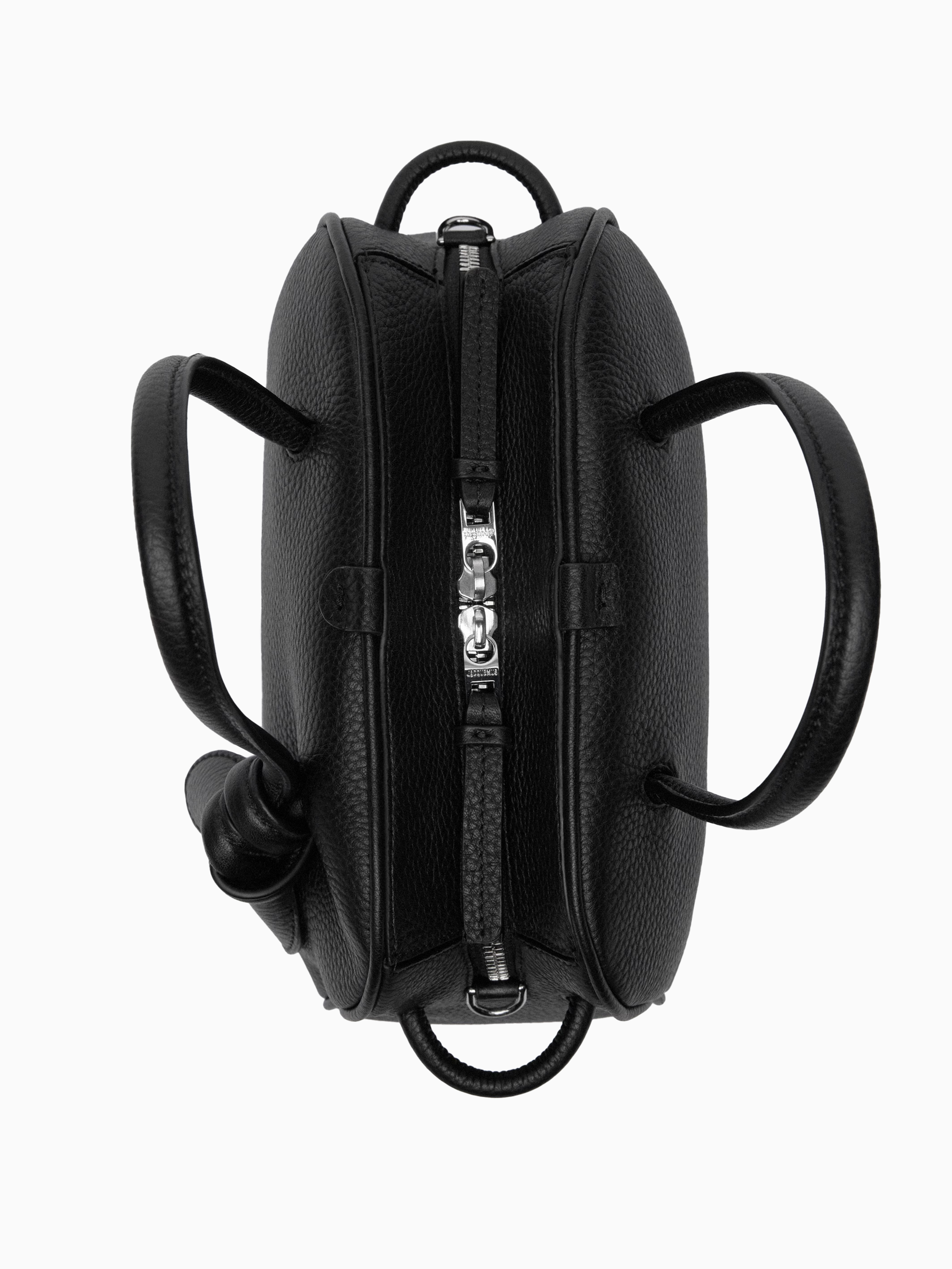 JACQUEMUS スヒアッシャスクエアトトハック 243BA3883219 990 JACQUEMUS スヒアッシャスクエアトトハック 243BA3883219 990