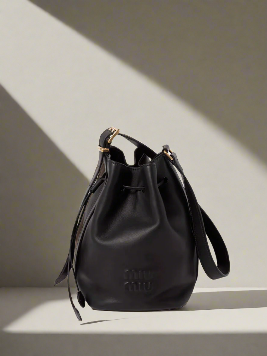 Bucket bag