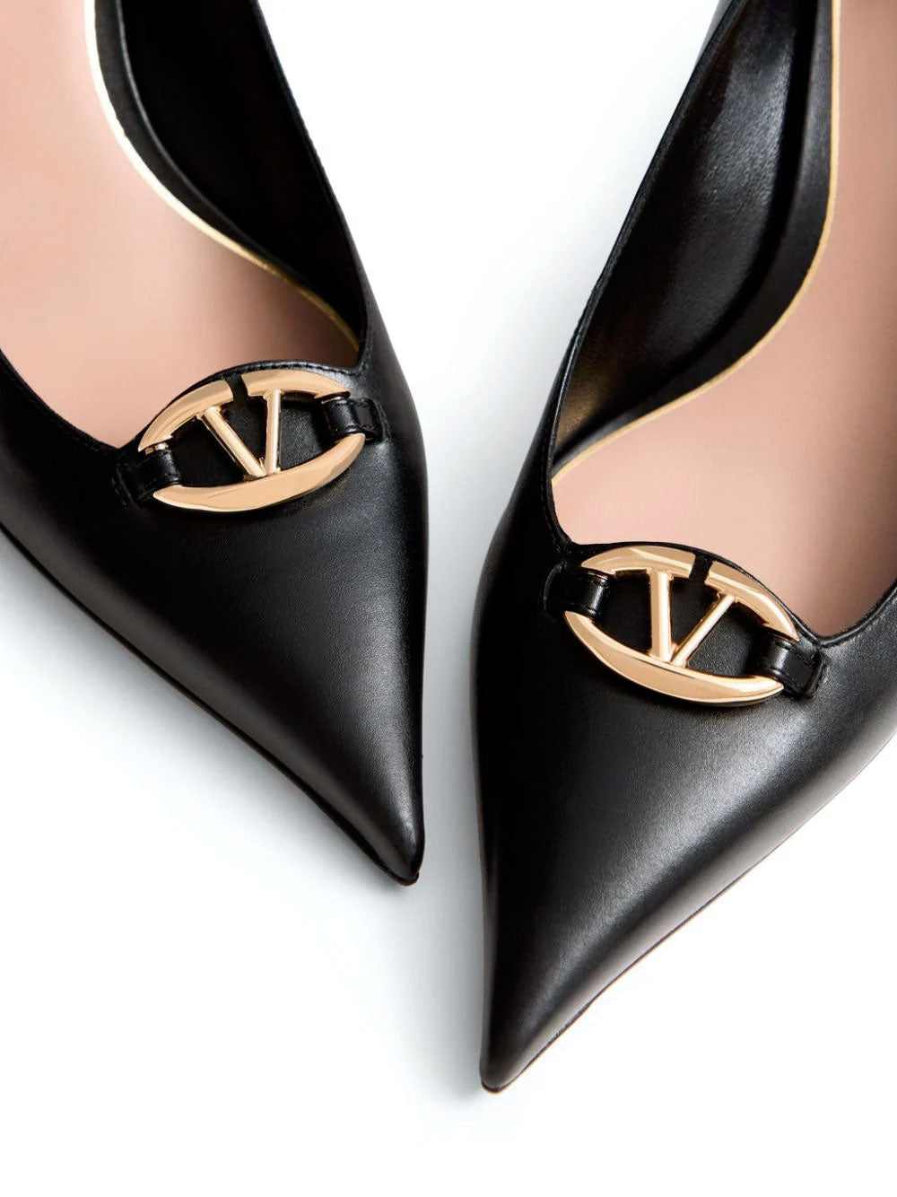 VLogo Bold pumps