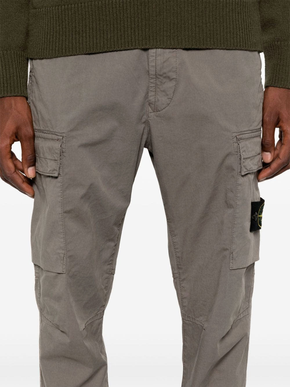 Pantalón cargo slim