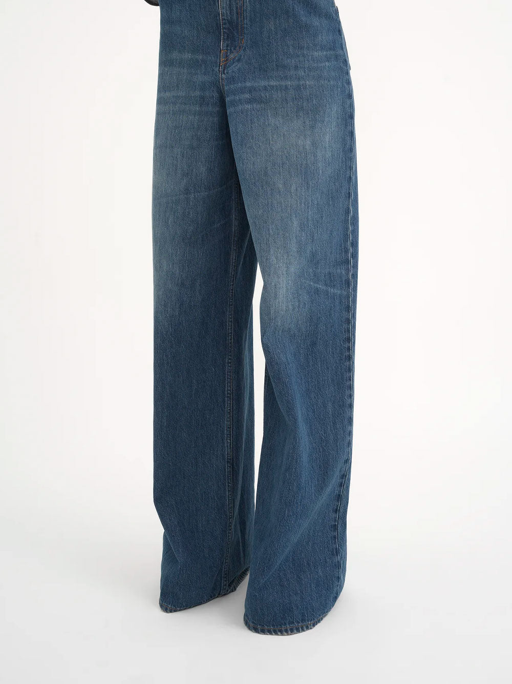 Wide-leg jeans