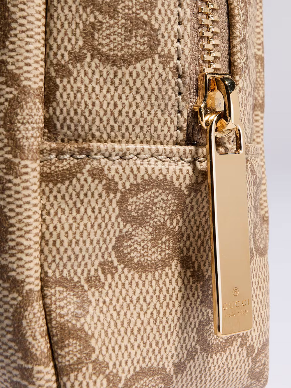 Medium toiletry bag
