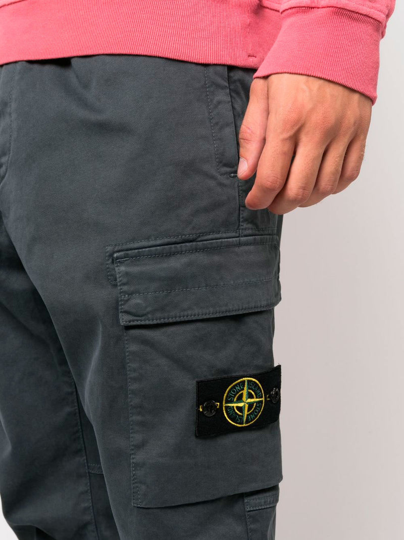 Tapered-leg cargo trousers