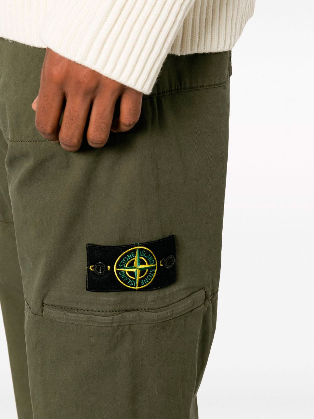 Pantalón con insignia Compass