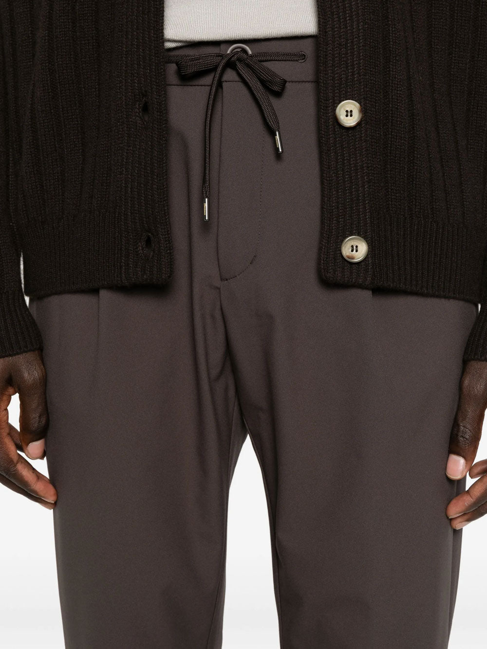 Pantalones con cordón