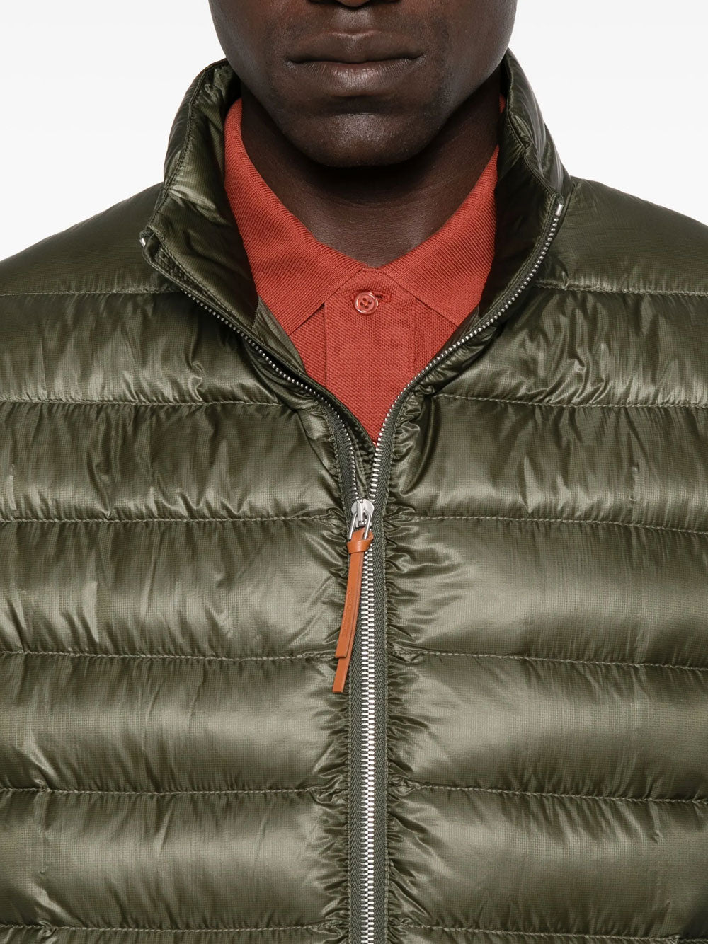 Foldable down jacket