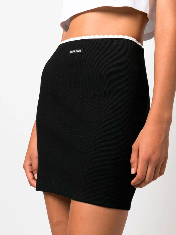 Minifalda con logo de punto elástico