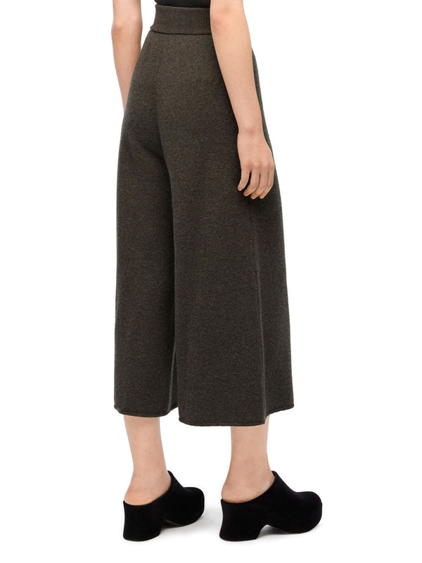 Cropped trousers in cashmere