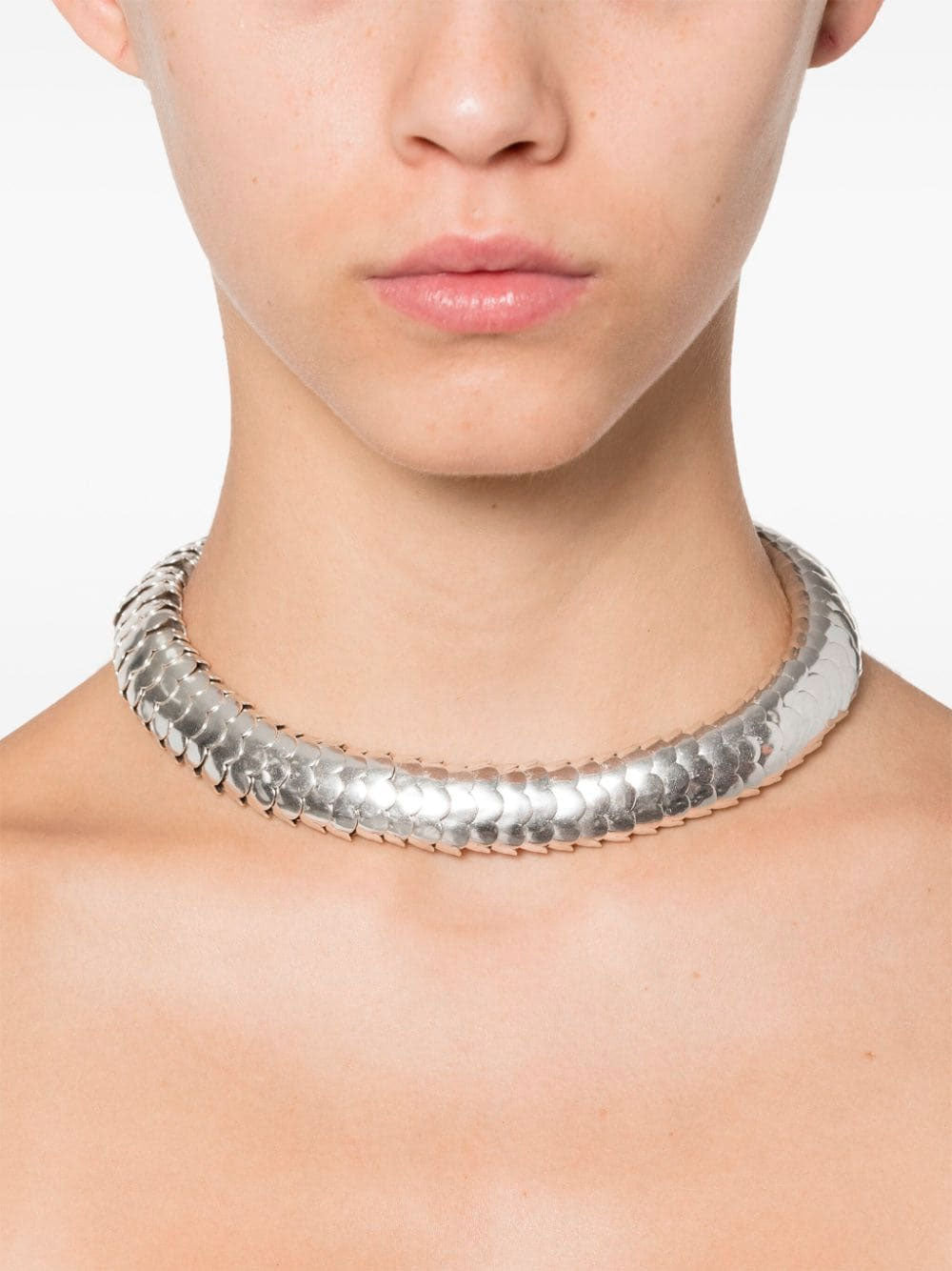 Scale-effect choker