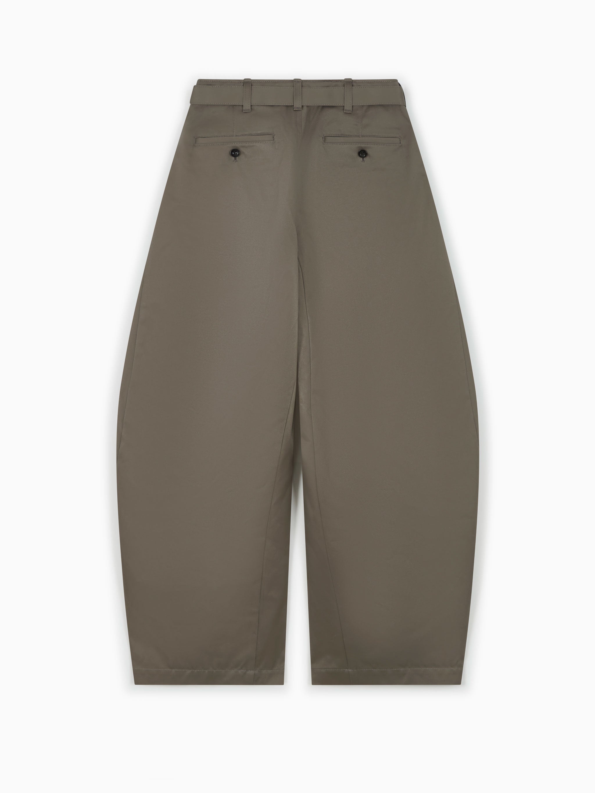 Chinos con piernas curvas