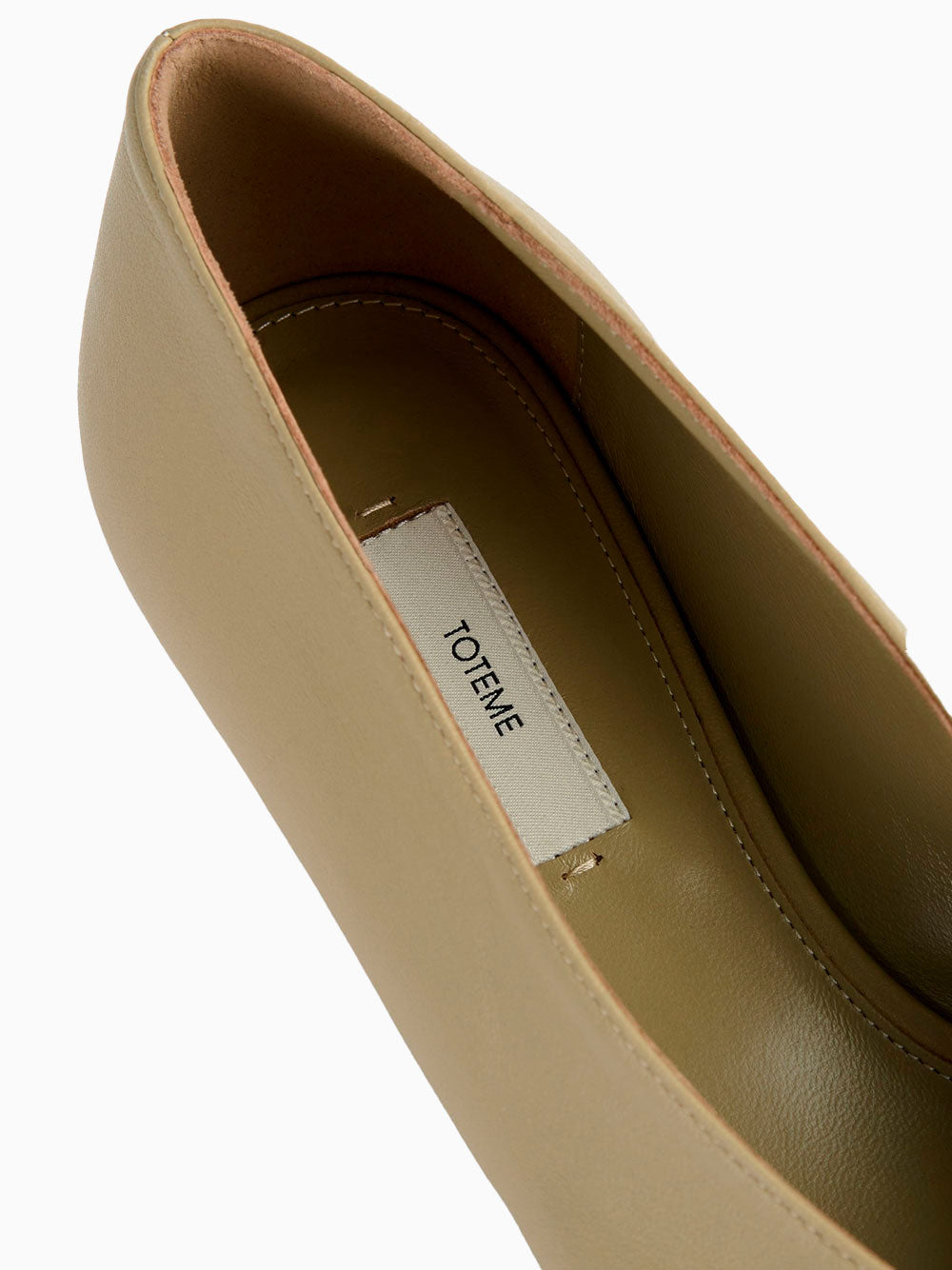 Pierced nappa pumps