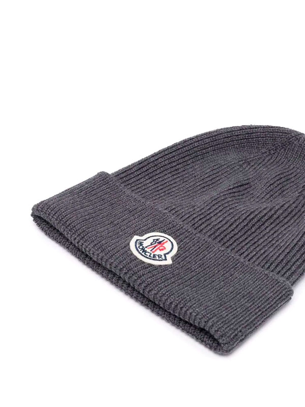 Logo-patch knitted beanie hat