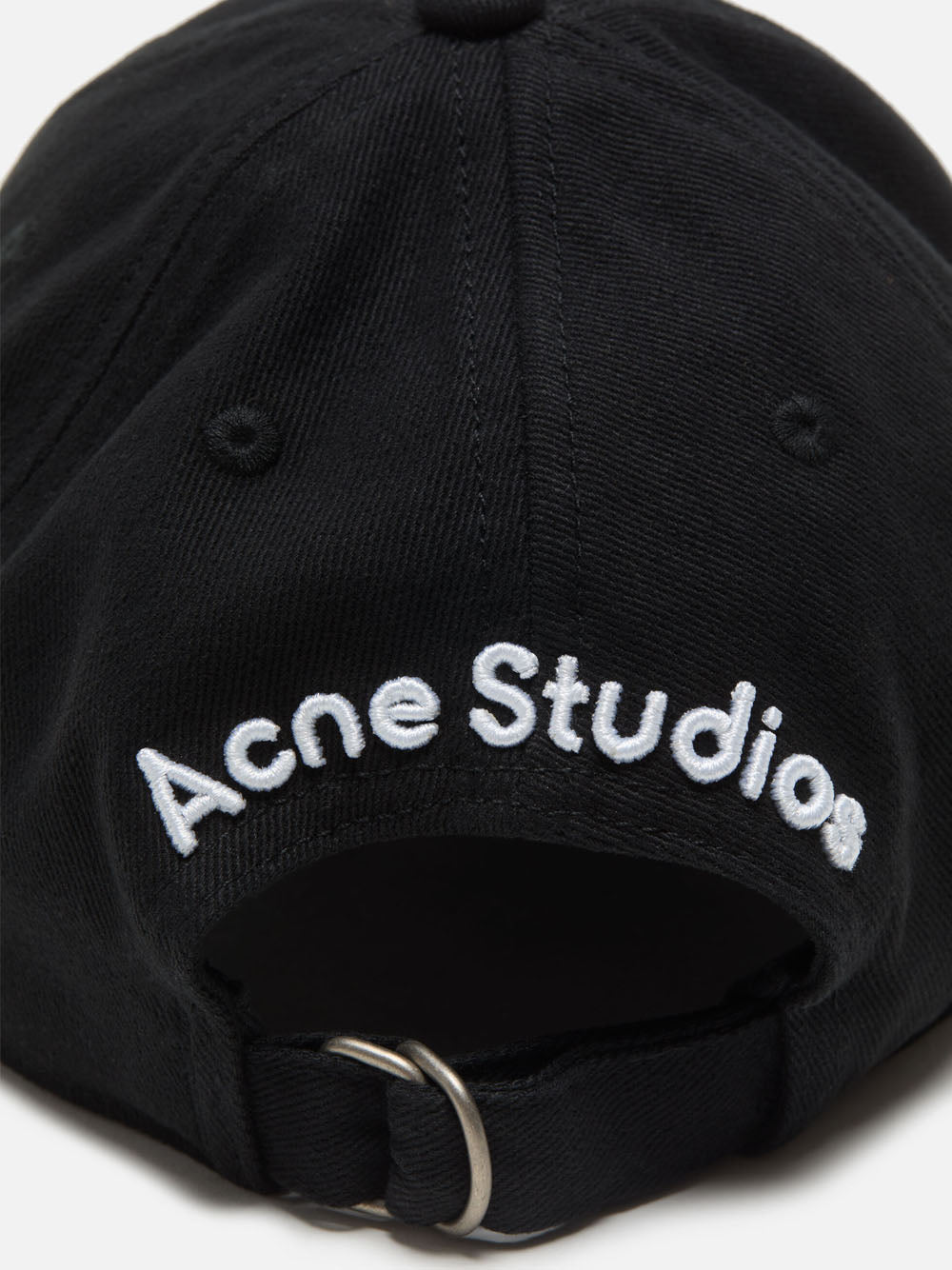 Back logo cap
