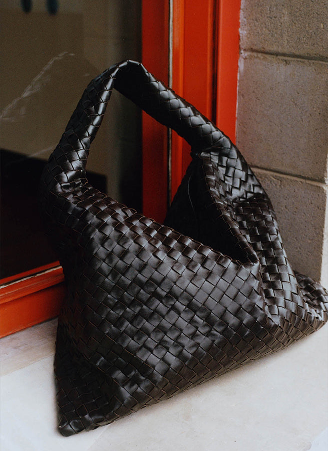 Bottega Veneta Vintage Black Intrecciato Leather Shoulder Bag – JDEX Styles
