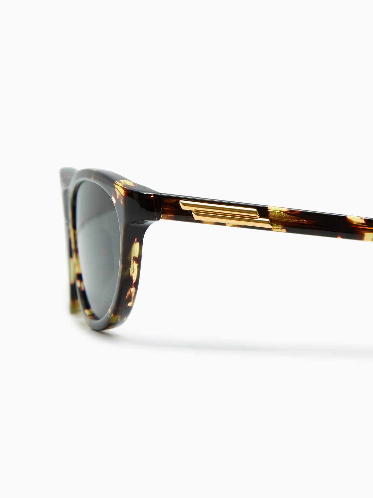 Cat-eye sunglasses